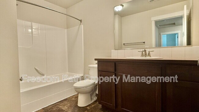Building Photo - 816 N 18th St