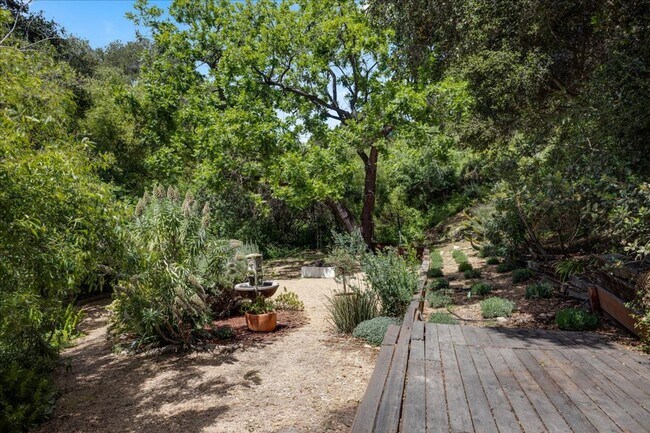 Building Photo - Available Now – Beautiful Carmel Valley Home in Carmel School District