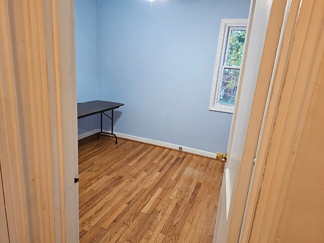 Building Photo - 5724 Chillum Pl NE