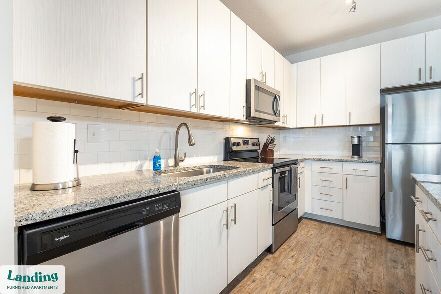 Building Photo - 2300 Tapestry Park Dr