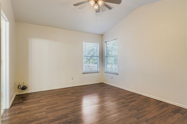 Building Photo - 4418 Mather