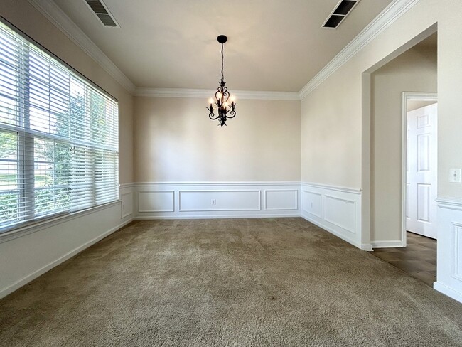 Building Photo - 3029 Azalea Hills Dr