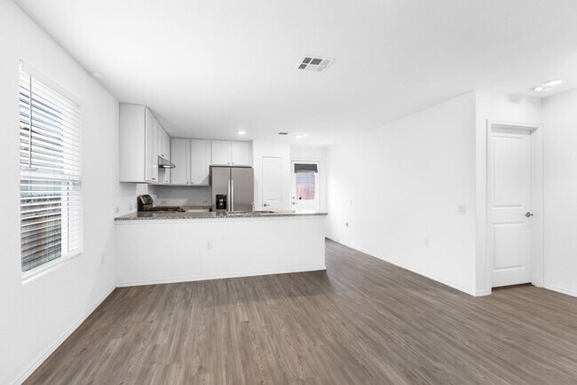 Building Photo - 10007 Kersey Ml