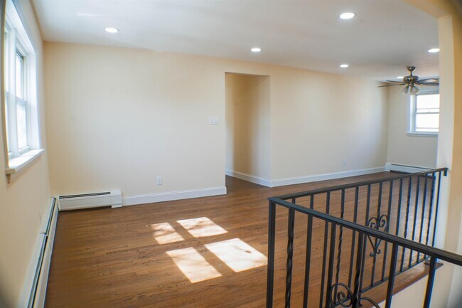 Building Photo - 300 Cator Ave