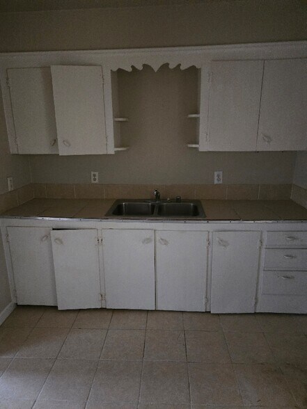 Building Photo - 2118 Hatcher Rd