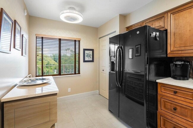 Building Photo - 7340 Amberly Ln