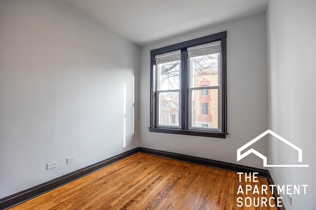 Building Photo - 2842 W Augusta Blvd