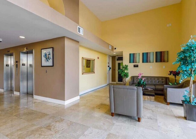 Lobby - 215 SW 42nd Ave