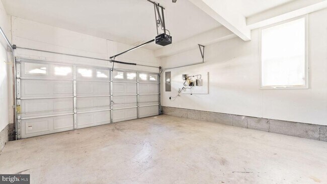 Building Photo - 23100 Dunlop Heights Terrace