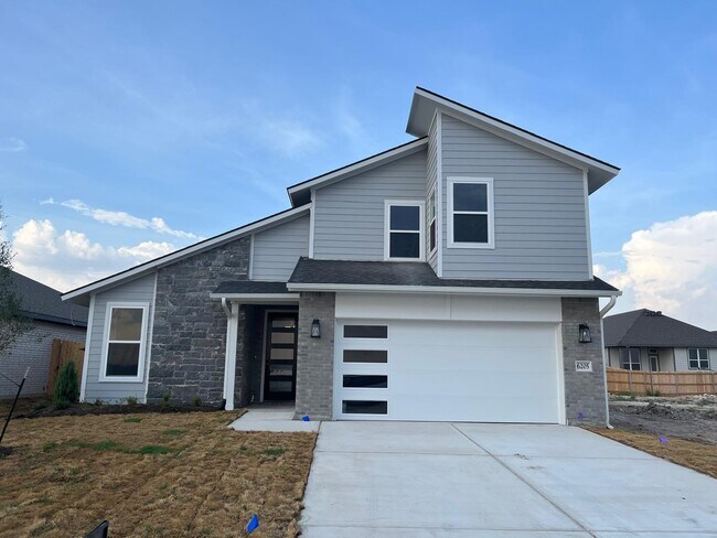 Primary Photo - 6205 Daytona Dr