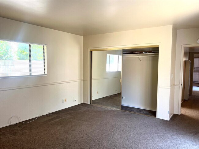 Building Photo - 5124 Cathann St