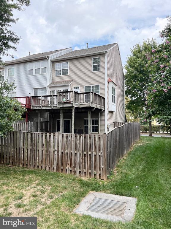 Building Photo - 22464 Maison Carree Square