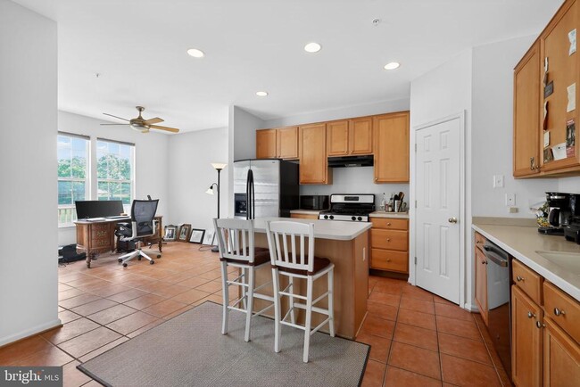 Building Photo - 1034 Meandering Way