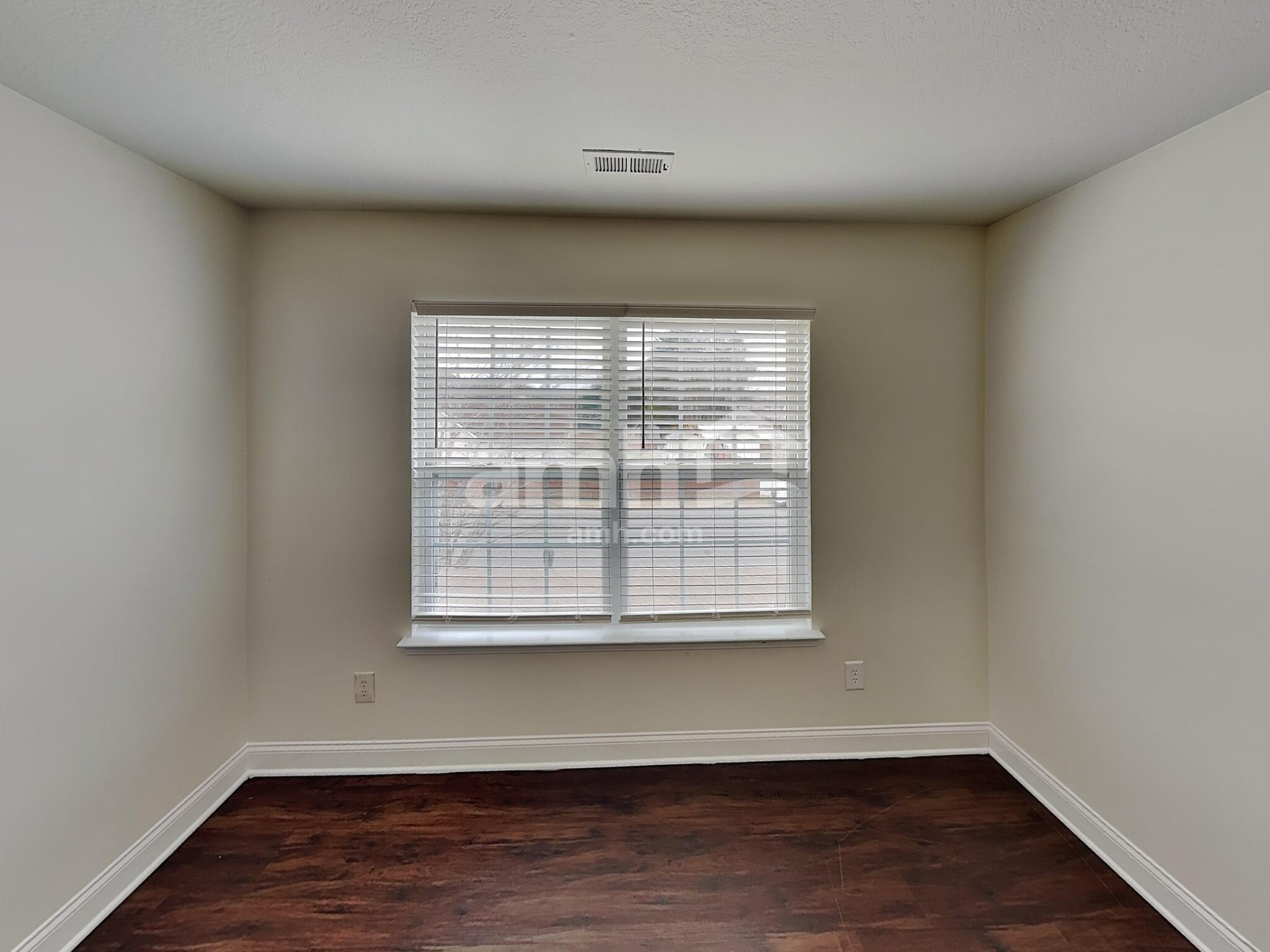 Building Photo - 1684 Woods Ln