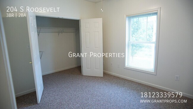 Building Photo - 204 S Roosevelt St