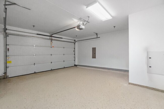 Building Photo - 205 Roosevelt Dr