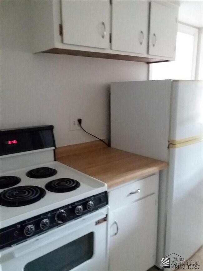 Building Photo - 2880 S 1st Ave