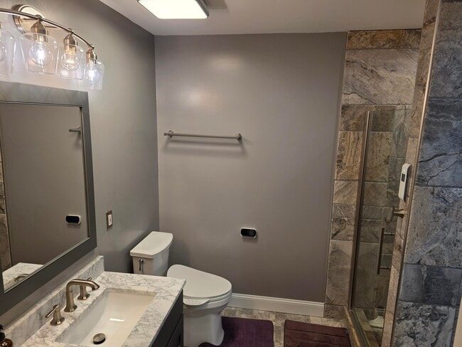 Building Photo - 3464 Huron View Ct