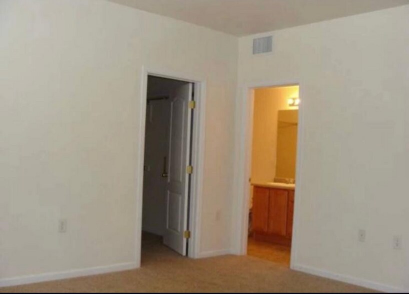 Building Photo - 10336 W 55th Plz
