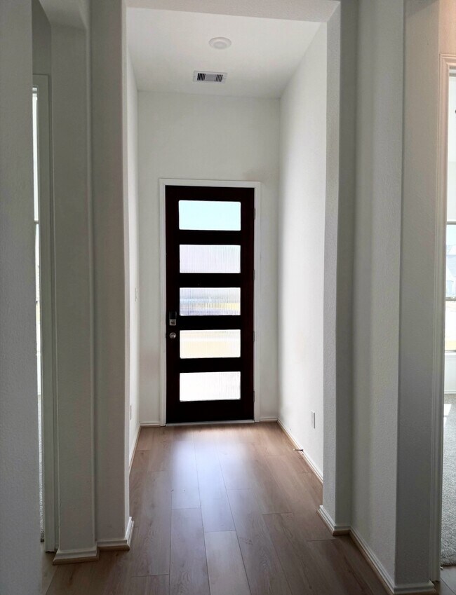 Building Photo - 4918 Mango Pk Ln