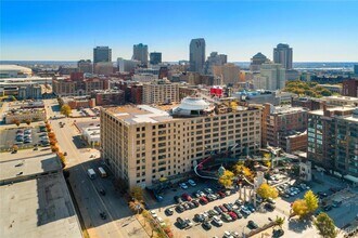 Building Photo - 701 N 15th St