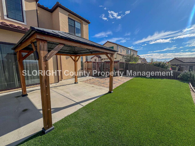 Building Photo - AVAILABLE NOW - Beautiful Home with Views in Toscano Neighborhood - 3 Bed / 2.5 Bath