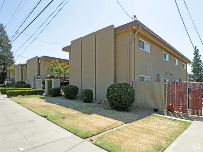 Primary Photo - 2171-2189 E Shaw Ave