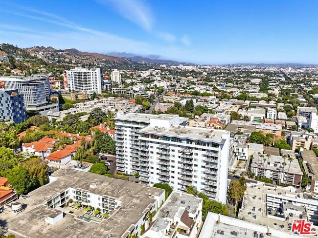 Building Photo - 1155 N La Cienega Blvd