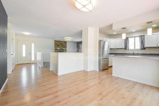 Building Photo - 11748 Fillmore Pl
