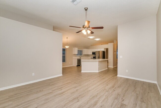 Building Photo - 5660 Paddock Trail Dr