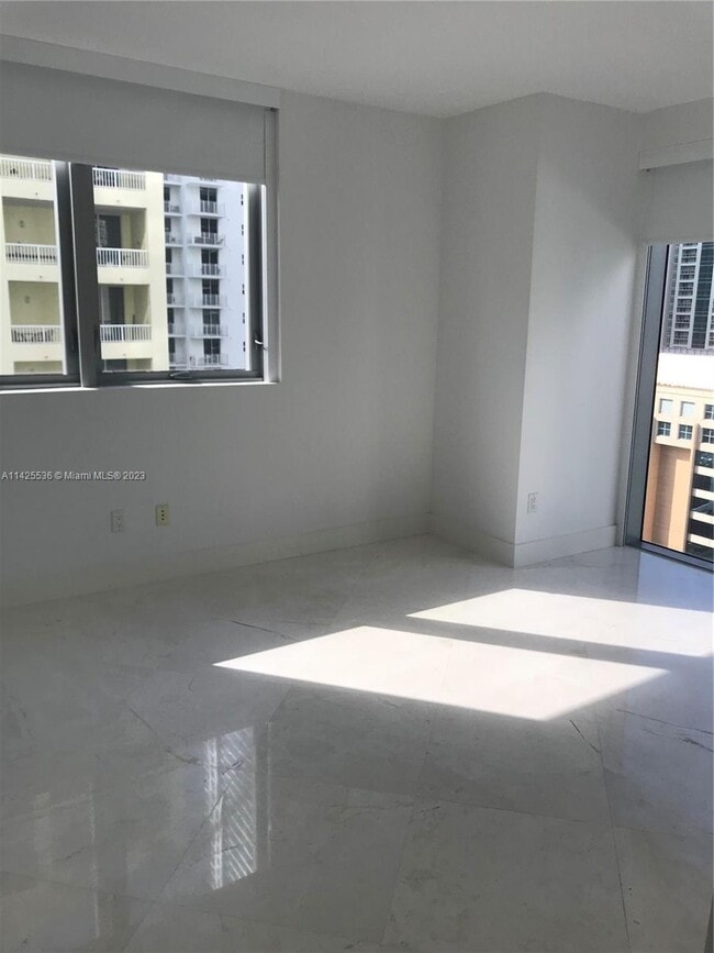 Building Photo - 1300 Brickell Bay Dr