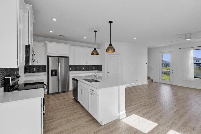 Building Photo - 14075 SW Thorens Dr