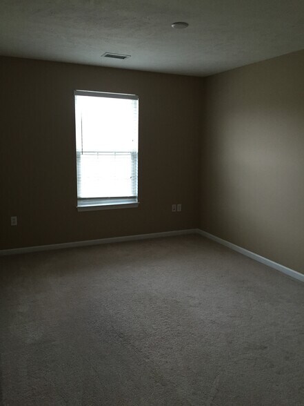 Building Photo - 214 Southern Valley Ct