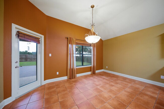 Building Photo - 1214 Sugar Land Dr