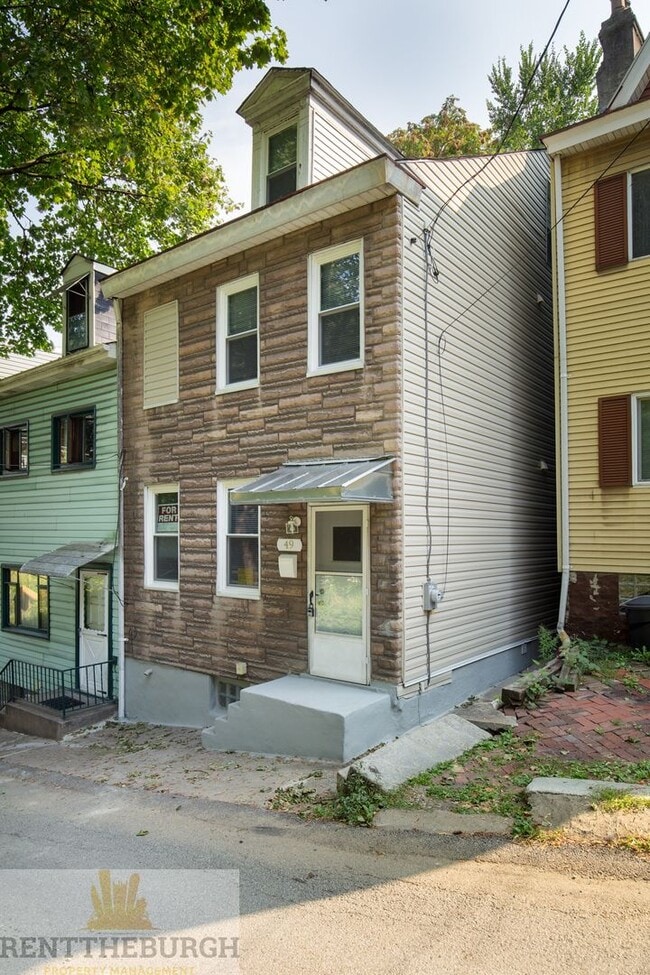 Building Photo - 3 Bedroom 1.5 bath House Now Available!