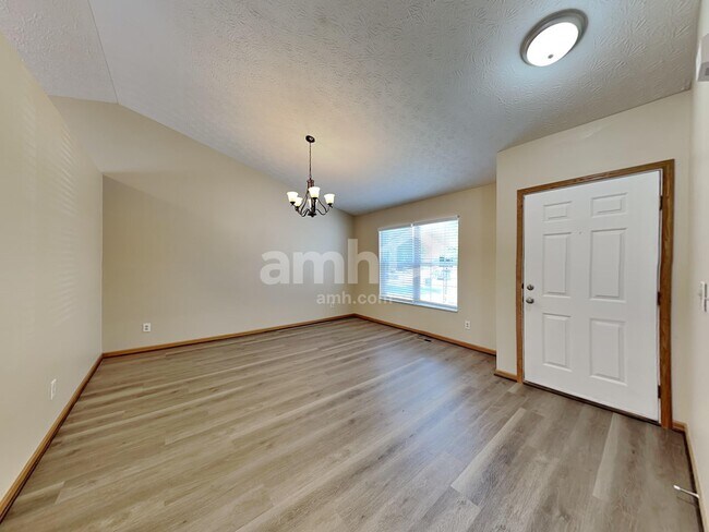 Building Photo - 468 McPherson Dr