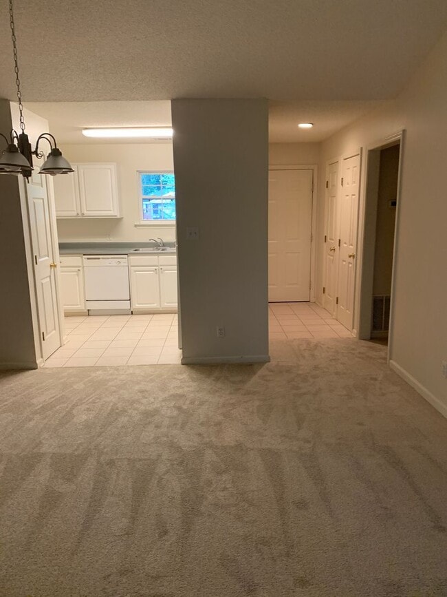 Building Photo - Brockington Square - Southside Savannah Condo-Tibet Avenue