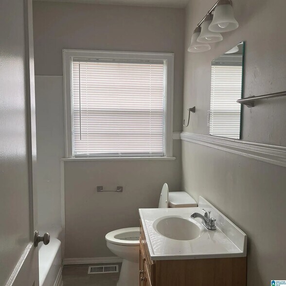 Building Photo - 4920 Ave I