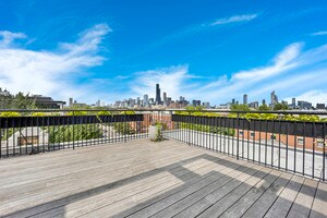 Building Photo - 1071 W 15th St