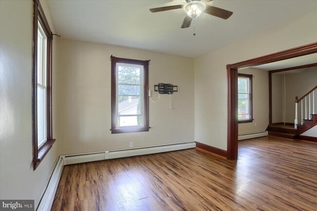 Building Photo - 115 3rd St