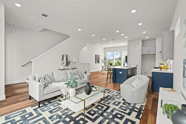Building Photo - 3905 B Pinemont Dr