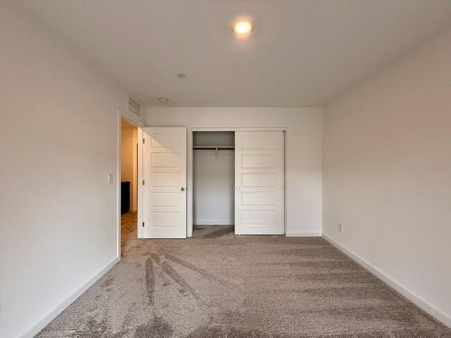 Building Photo - BRAND NEW 3 BED 2.5 BATH 2 BALCONY 2 CAR G...