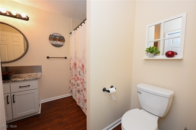 Building Photo - 655 Almas Ct