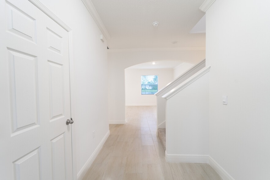 Front entrance way - 2882 Saint Barts Sq