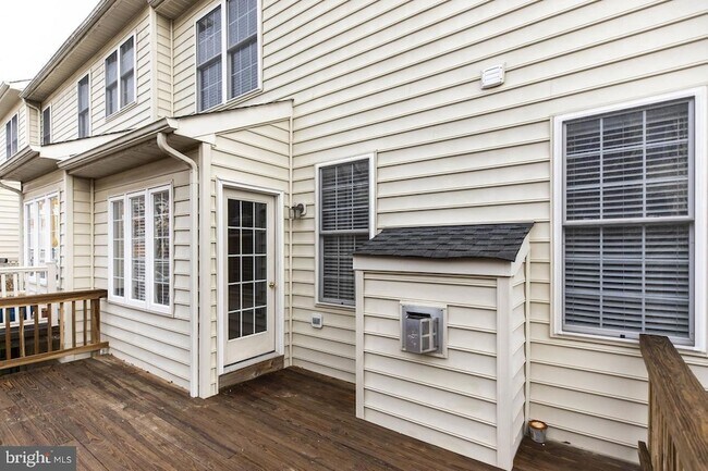 Building Photo - 25859 Kirkwood Square