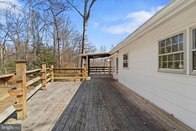 Building Photo - 9116 Hamilton Dr