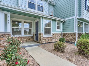 Building Photo - Amazing 2BR, 3BTH w/Garage in First Creek