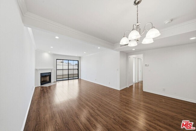 Building Photo - 909 Croft Ave
