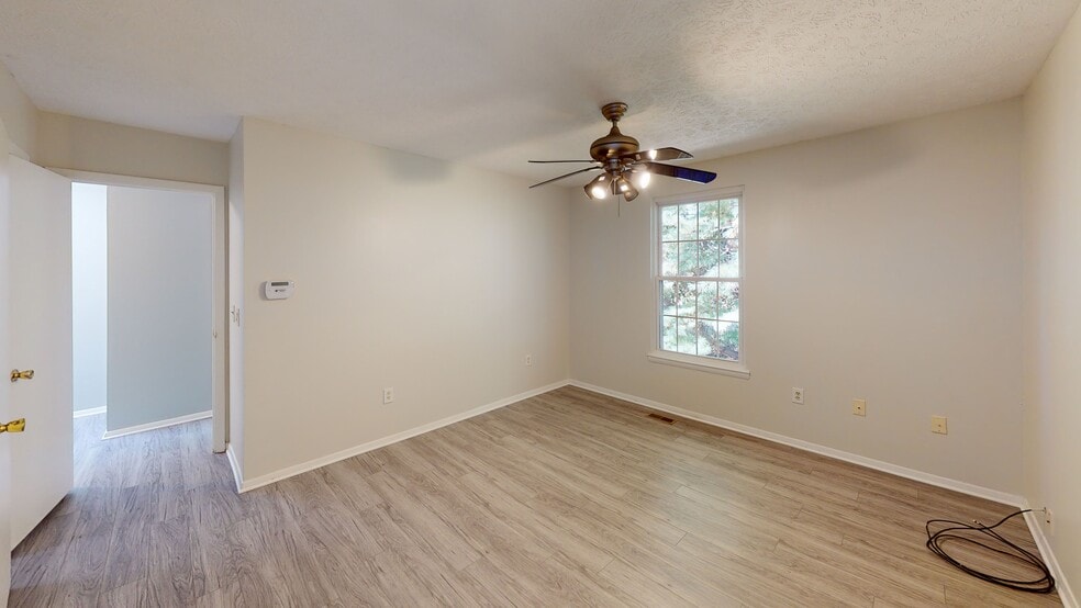 Building Photo - 30 Samantha Ct