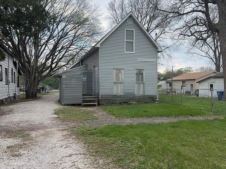 Building Photo - 1233 Williams St